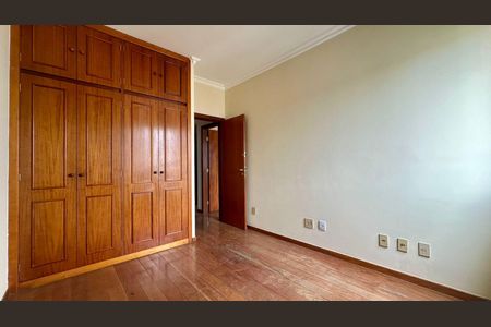 Apartamento à venda com 172m², 4 quartos e 3 vagasQuarto 