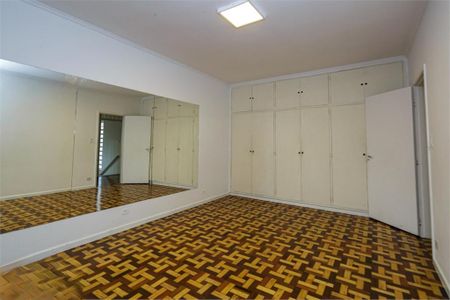 Casa à venda com 4 quartos, 241m² em Granja Julieta, São Paulo