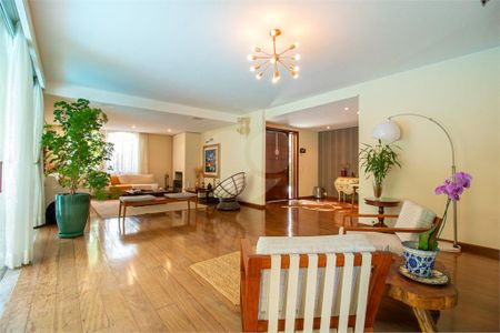 Casa à venda com 4 quartos, 453m² em Jardim Marajoara, São Paulo