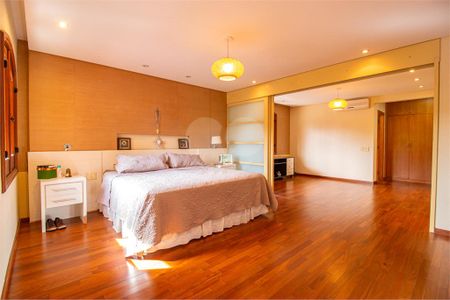 Casa à venda com 4 quartos, 453m² em Jardim Marajoara, São Paulo