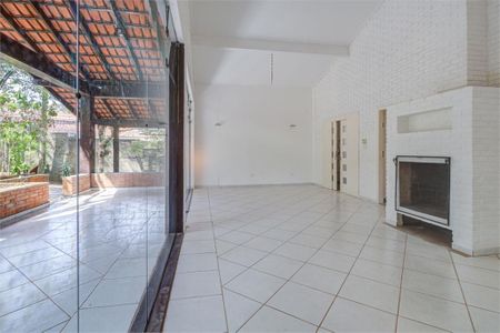 Casa à venda com 5 quartos, 300m² em Jardim Marajoara, São Paulo