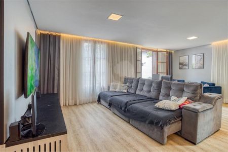 Casa à venda com 4 quartos, 275m² em Chácara Flora, São Paulo