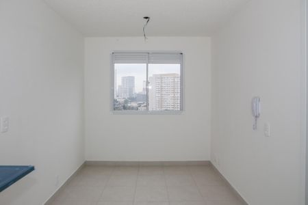 Sala/Cozinha de apartamento para alugar com 1 quarto, 27m² em Parque Industrial Tomas Edson, São Paulo