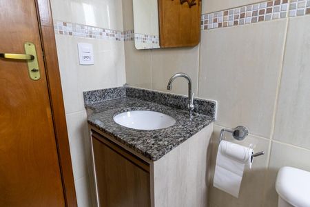 Apartamento para alugar com 100m², 2 quartos e 1 vagaBanheiro da suíte