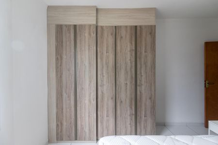 Apartamento para alugar com 100m², 2 quartos e 1 vagaDetalhe da suíte