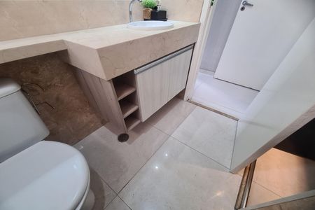 Apartamento à venda com 76m², 3 quartos e 2 vagas Apartamento à venda com 76m², 3 quartos e 2 vagasBanheiro da Suíte