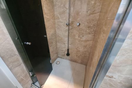 Apartamento à venda com 76m², 3 quartos e 2 vagas Apartamento à venda com 76m², 3 quartos e 2 vagasBanheiro da Suíte