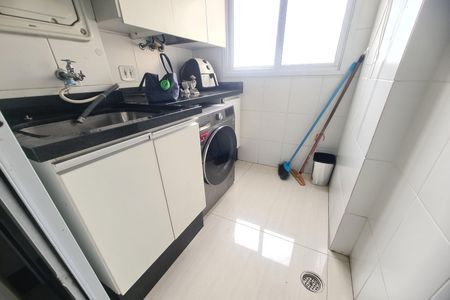 Apartamento à venda com 76m², 3 quartos e 2 vagas Apartamento à venda com 76m², 3 quartos e 2 vagasÁrea de Serviço