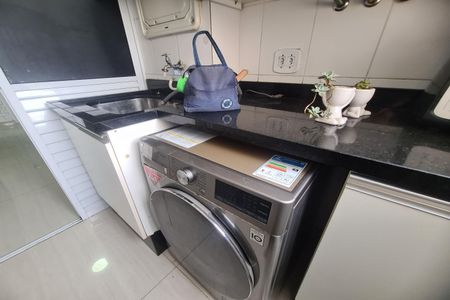Apartamento à venda com 76m², 3 quartos e 2 vagas Apartamento à venda com 76m², 3 quartos e 2 vagasÁrea de Serviço