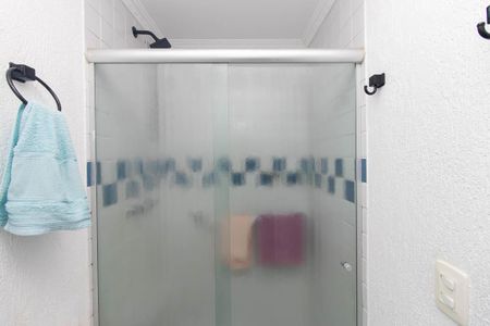 Banheiro Social de apartamento à venda com 2 quartos, 52m² em Vila Mazzei, São Paulo