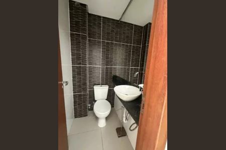 Banheiro Social de casa para alugar com 2 quartos, 188m² em Chapéu Do Sol, Porto Alegre