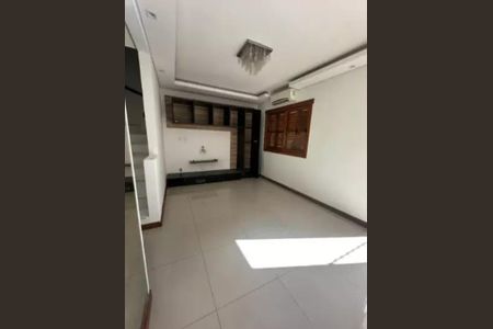 Sala de casa para alugar com 2 quartos, 188m² em Chapéu Do Sol, Porto Alegre