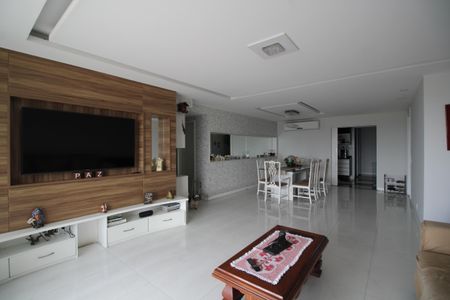 Apartamento para alugar com 166m², 4 quartos e 3 vagasSala