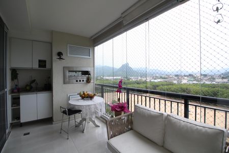 Apartamento para alugar com 166m², 4 quartos e 3 vagasVaranda