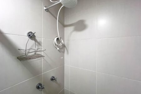 Banheiro de apartamento à venda com 1 quarto, 72m² em Vila Monumento, São Paulo