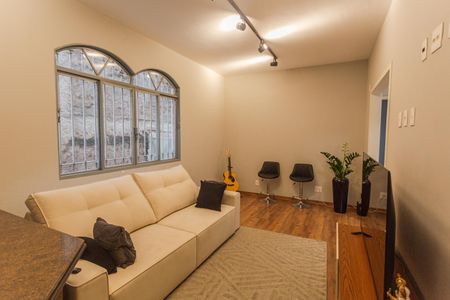 Sala de apartamento para alugar com 3 quartos, 100m² em Santo Antônio, Belo Horizonte