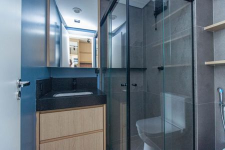 Banheiro Social de kitnet/studio para alugar com 1 quarto, 27m² em Vila Dom Pedro I, São Paulo