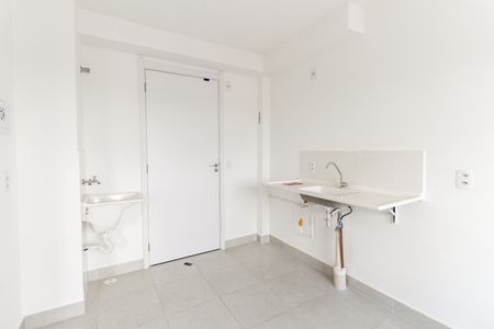 Apartamento para alugar com 37m², 2 quartos e sem vaga Apartamento para alugar com 37m², 2 quartos e sem vagaCozinha e Área de Serviço