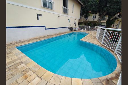 Casa de condomínio para alugar com 96m², 3 quartos e 2 vagas Casa de condomínio para alugar com 96m², 3 quartos e 2 vagasÁrea comum - Piscina