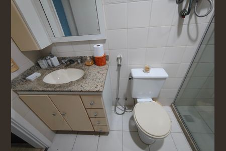 Casa de condomínio para alugar com 96m², 3 quartos e 2 vagas Casa de condomínio para alugar com 96m², 3 quartos e 2 vagasBanheiro da Suíte