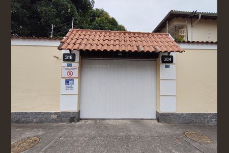 Casa de condomínio para alugar com 96m², 3 quartos e 2 vagas Casa de condomínio para alugar com 96m², 3 quartos e 2 vagasFachada
