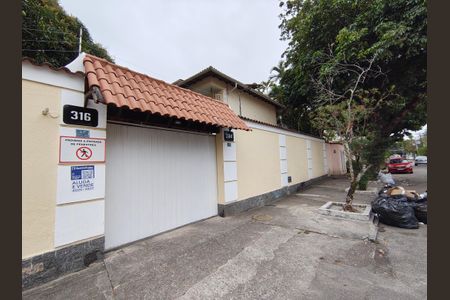 Casa de condomínio para alugar com 96m², 3 quartos e 2 vagas Casa de condomínio para alugar com 96m², 3 quartos e 2 vagasFachada