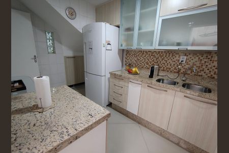 Casa de condomínio para alugar com 96m², 3 quartos e 2 vagas Casa de condomínio para alugar com 96m², 3 quartos e 2 vagasCozinha