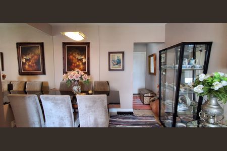 Apartamento à venda com 68m², 2 quartos e 1 vagaSala