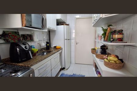 Apartamento à venda com 68m², 2 quartos e 1 vagaCozinha 