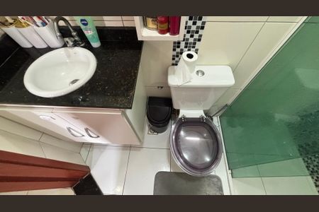 Apartamento à venda com 76m², 2 quartos e 2 vagas Apartamento à venda com 76m², 2 quartos e 2 vagasBanheiro Social