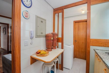Apartamento à venda com 96m², 3 quartos e 2 vagasCozinha