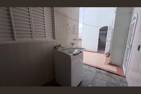 Casa à venda com 250m², 4 quartos e 3 vagasLavanderia