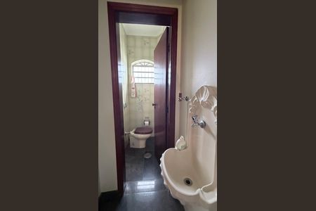 Casa à venda com 250m², 4 quartos e 3 vagasLavabo