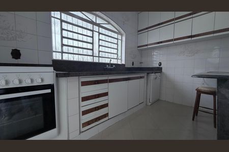 Casa à venda com 250m², 4 quartos e 3 vagasCozinha