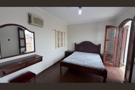 Casa à venda com 250m², 4 quartos e 3 vagasSuíte