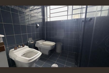 Casa à venda com 250m², 4 quartos e 3 vagasBanheiro da Suíte