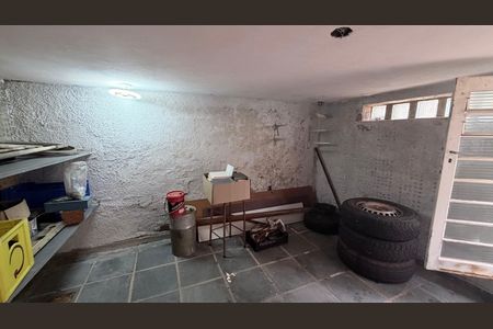 Casa à venda com 250m², 4 quartos e 3 vagasPorão 1