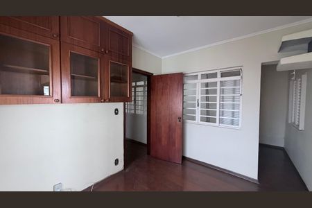 Casa à venda com 250m², 4 quartos e 3 vagasSuíte