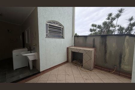 Casa à venda com 250m², 4 quartos e 3 vagasÁrea externa