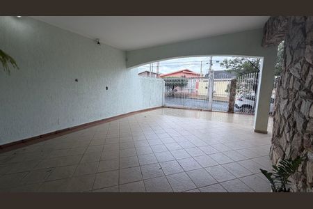 Casa à venda com 250m², 4 quartos e 3 vagasGaragem