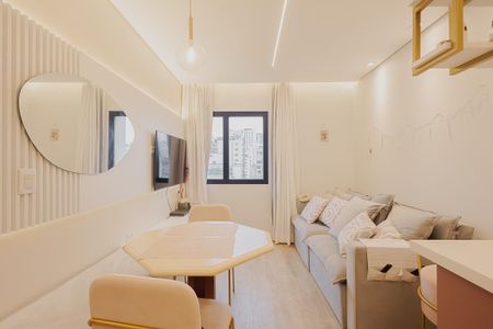 Sala de kitnet/studio para alugar com 1 quarto, 33m² em Jardins, São Paulo