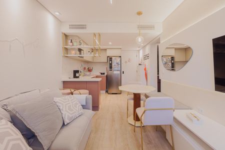 Sala de kitnet/studio para alugar com 1 quarto, 33m² em Jardins, São Paulo