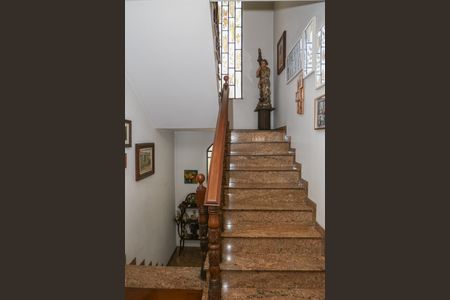 Apartamento à venda com 787m², 4 quartos e 14 vagas Apartamento à venda com 787m², 4 quartos e 14 vagasEscada