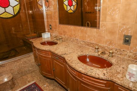 Apartamento à venda com 787m², 4 quartos e 14 vagas Apartamento à venda com 787m², 4 quartos e 14 vagasBanheiro da Suíte 2