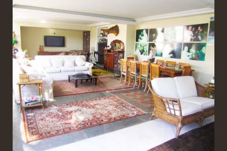 Casa à venda com 4 quartos, 600m² em Jardim Petropolis, São Paulo