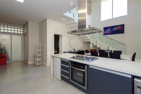 Casa à venda com 4 quartos, 320m² em Granja Julieta, São Paulo