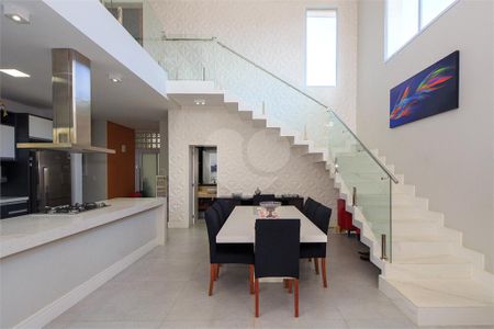 Casa à venda com 4 quartos, 320m² em Granja Julieta, São Paulo