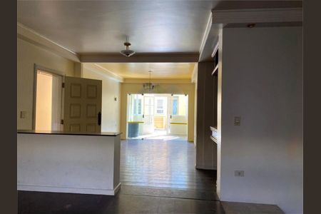 Casa à venda com 4 quartos, 275m² em Campo Grande, São Paulo