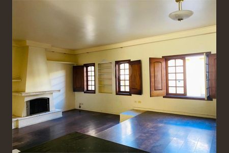 Casa à venda com 4 quartos, 275m² em Campo Grande, São Paulo