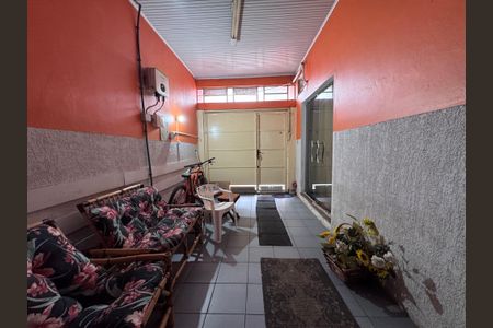 Casa à venda com 200m², 3 quartos e 2 vagas Casa à venda com 200m², 3 quartos e 2 vagasgaragem